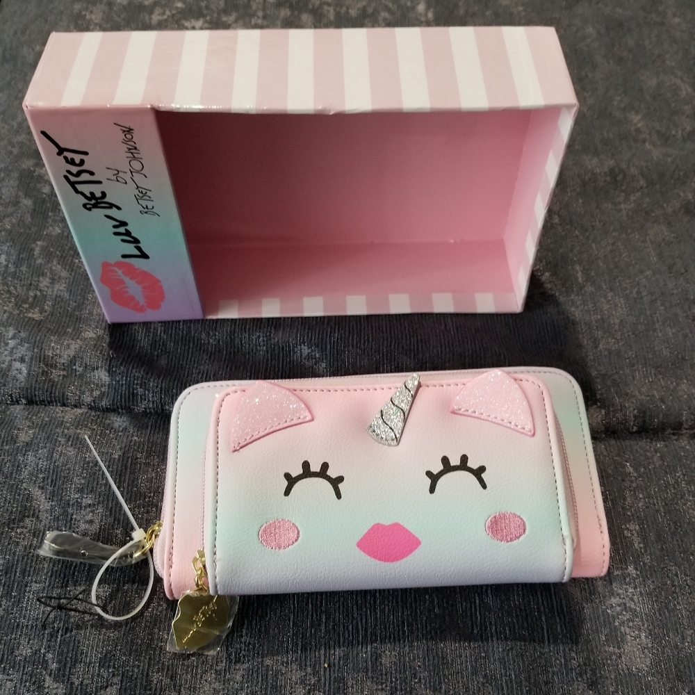New!!!! Luv Betsy unicorn zippered large wallet
